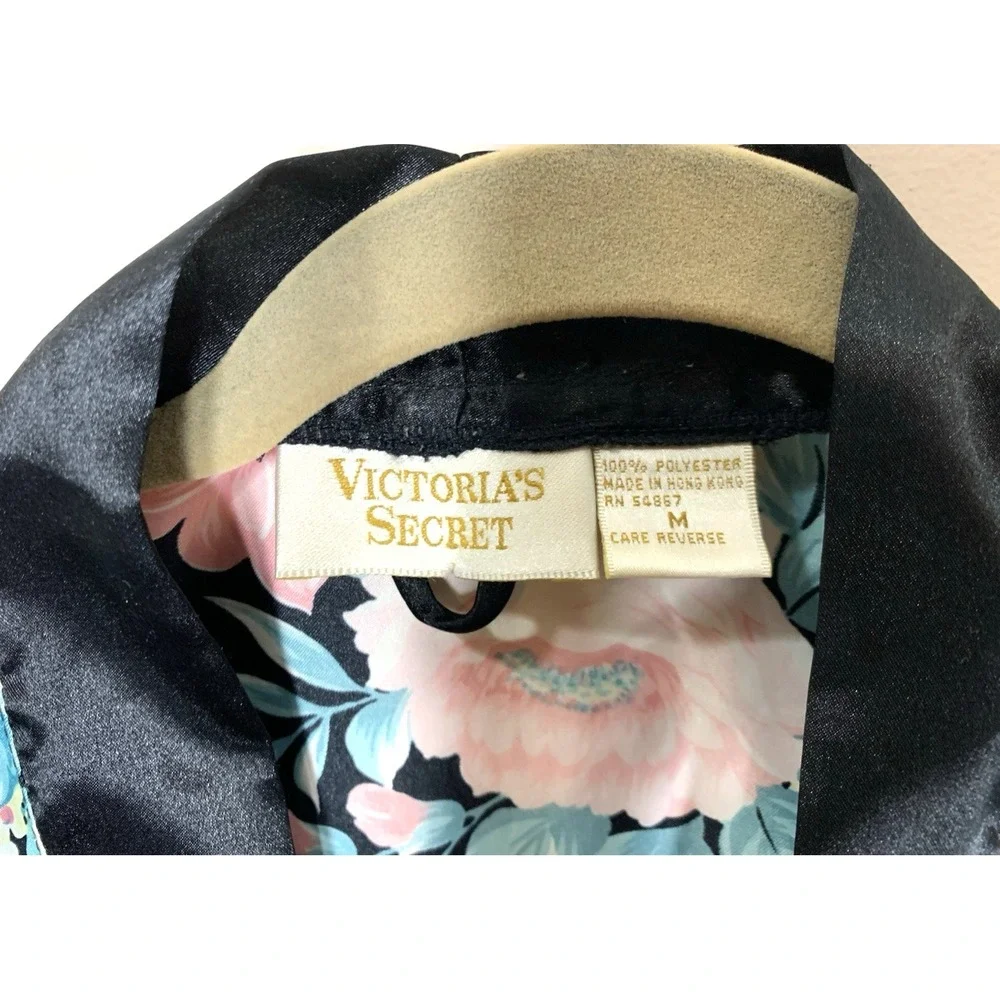 Victoria's Secret Vintage Kimono Robe Womens Medium‎ Black Floral Gold Label